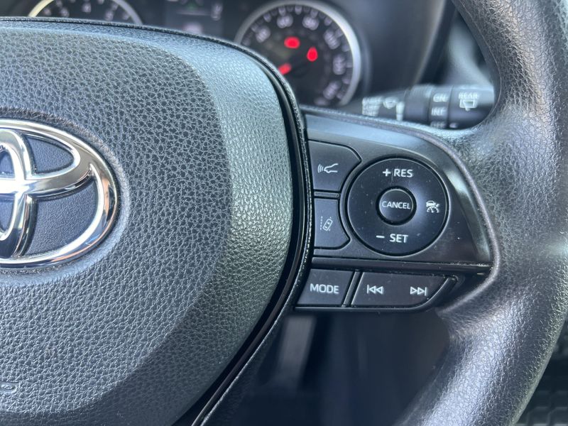 Used 2021 Toyota RAV4 XLEImage 11