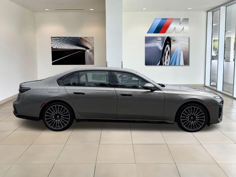 2025 BMW 7 Series 760i xDriveImage 4