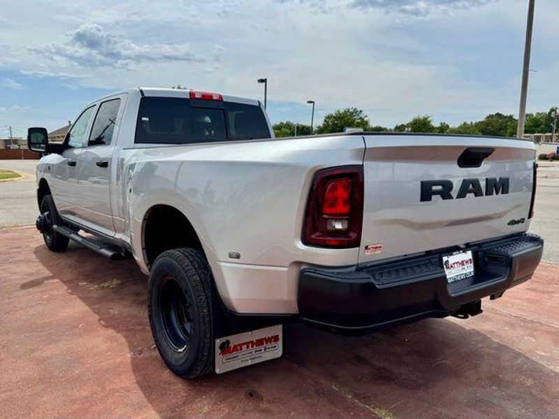 New 2027 RAM 3500 TradesmanImage 8
