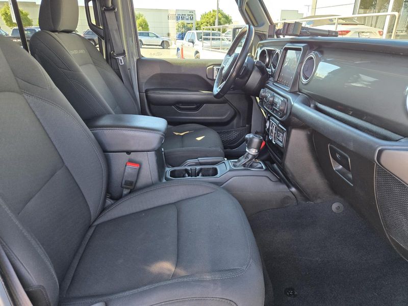 Used 2022 Jeep Gladiator Overland 4x4