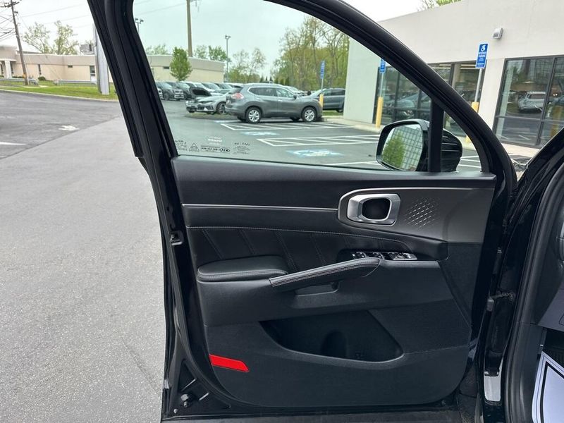2021 Kia Sorento SXImage 25