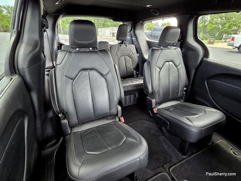Used 2021 Chrysler Pacifica Touring L S