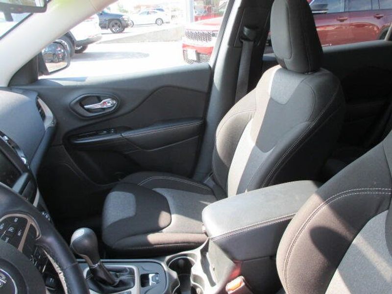 Used 2014 Jeep Cherokee LatitudeImage 20