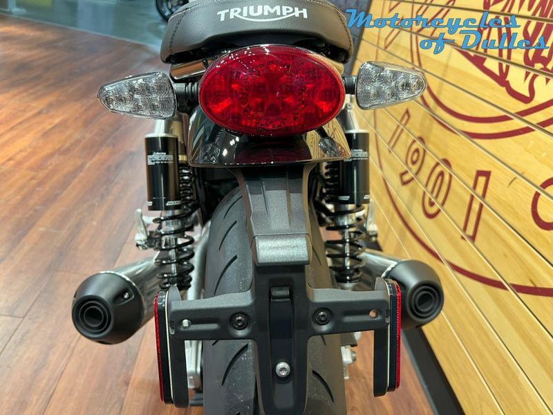 2025 Triumph Speed Twin 1200 Image 7