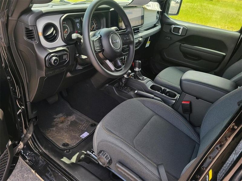 2025 Jeep Wrangler 4-door SportImage 22