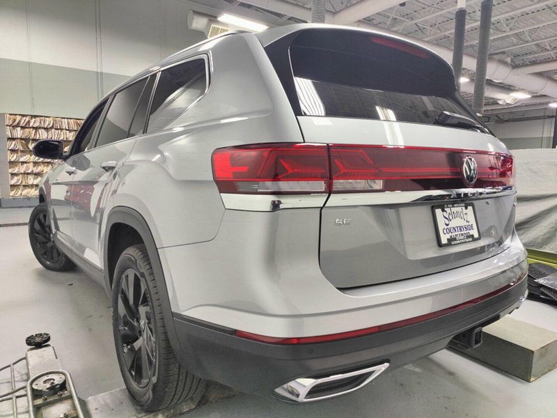 2024 Volkswagen Atlas SE AWD w/Technology/SunroofImage 11