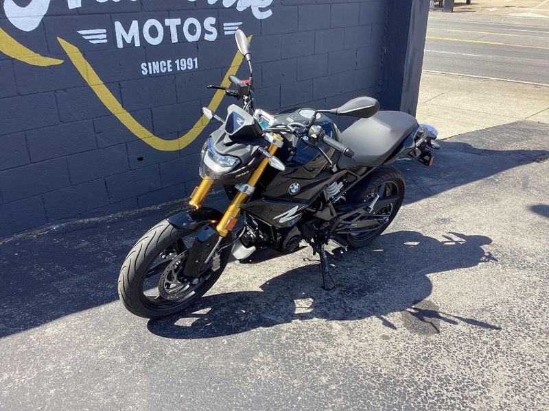 New 2025 BMW G 310 R 