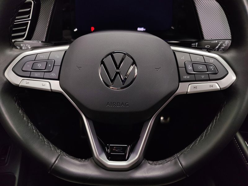 Used 2025 Volkswagen Atlas Cross Sport SEL Premium R-Line w/Sunroof/NavImage 34