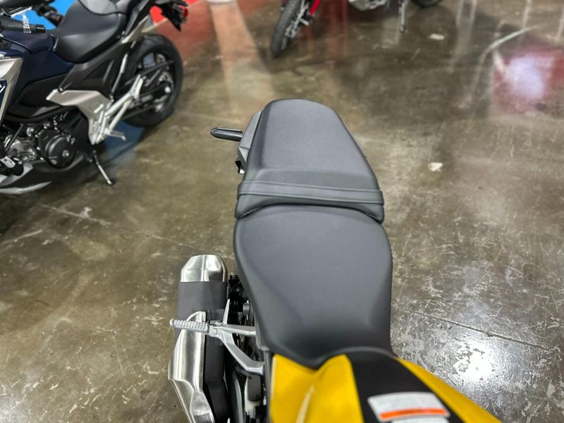 New 2025 Honda CB300R ABS Image 19