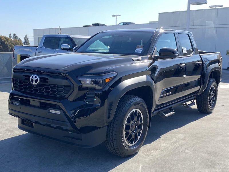 2024 Toyota Tacoma TRD Off Road HybridImage 6