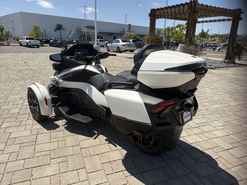 New 2026 Can-Am SPYDER RT SEA-TO-SKY (SE6) Image 15