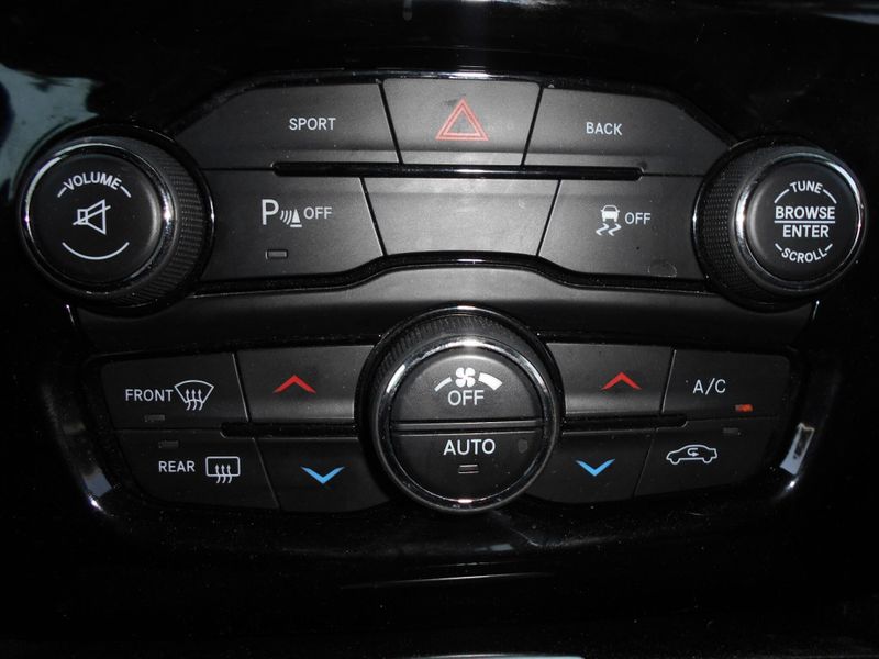 2016 Chrysler 300 SImage 12