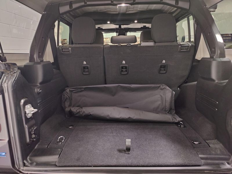 Used 2025 Jeep Wrangler 4xE Rubicon 4WD w/ConvenienceImage 13