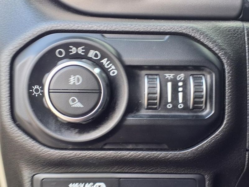 Used 2020 Jeep Gladiator RubiconImage 18