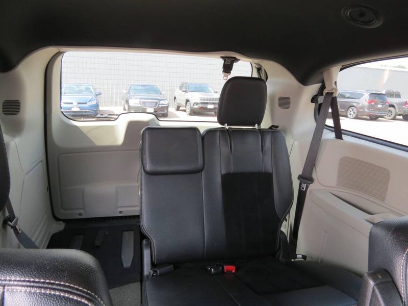 Used 2018 Dodge Grand Caravan SXT 4dr Mini VanImage 29