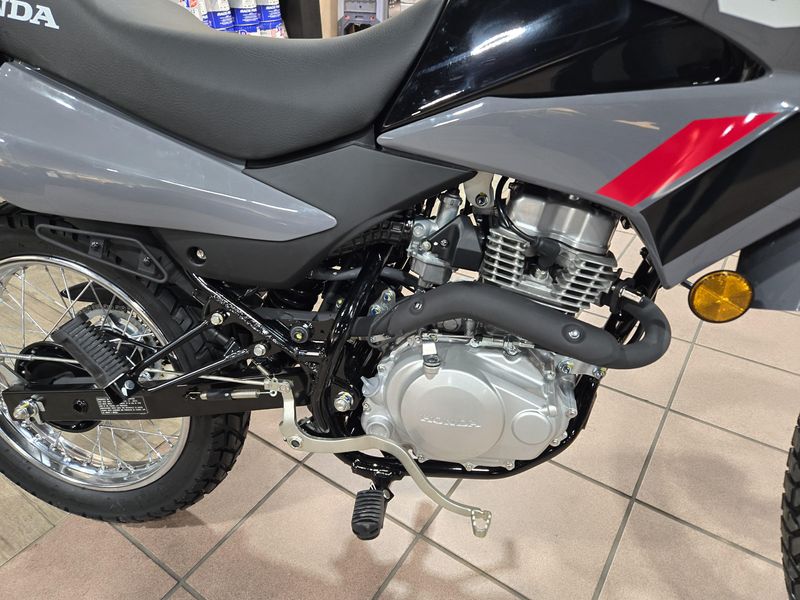 New 2025 Honda XR 150L DUALSPORT GRAY Image 11