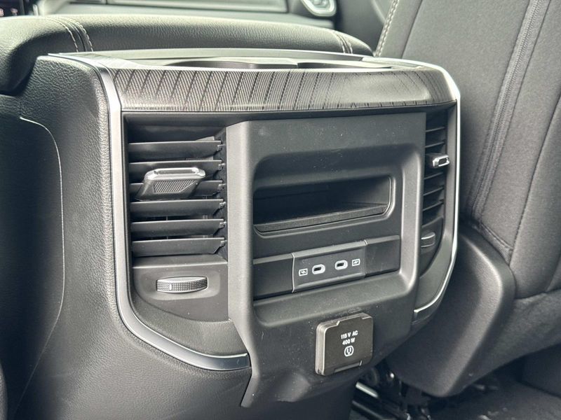 New 2026 RAM 1500 Big Horn Crew Cab 4x2 5'7' Box