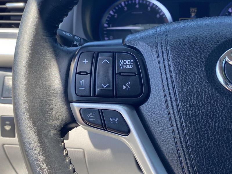 Used 2015 Toyota Highlander XLEImage 27