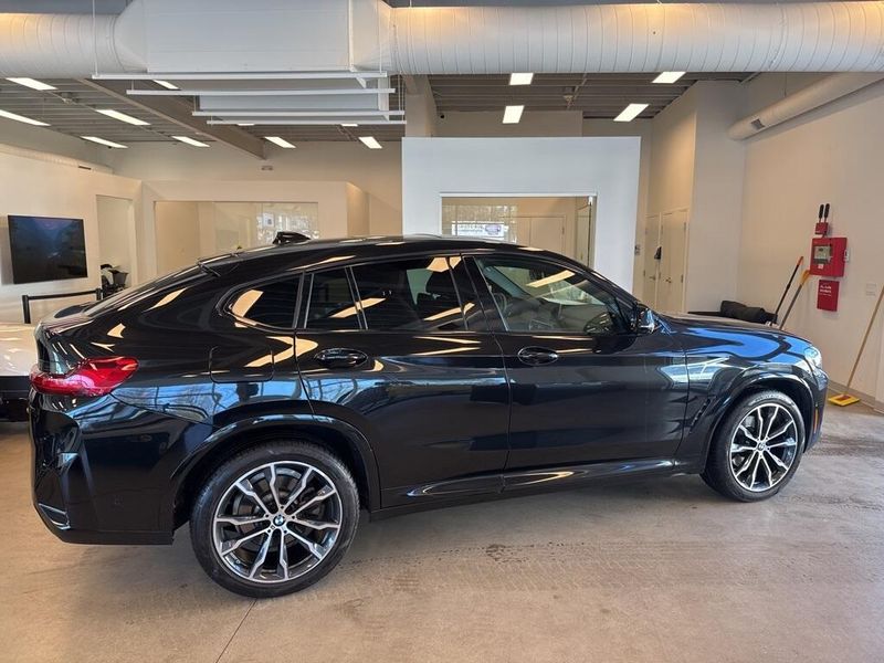 2022 BMW X4 xDrive30iImage 10