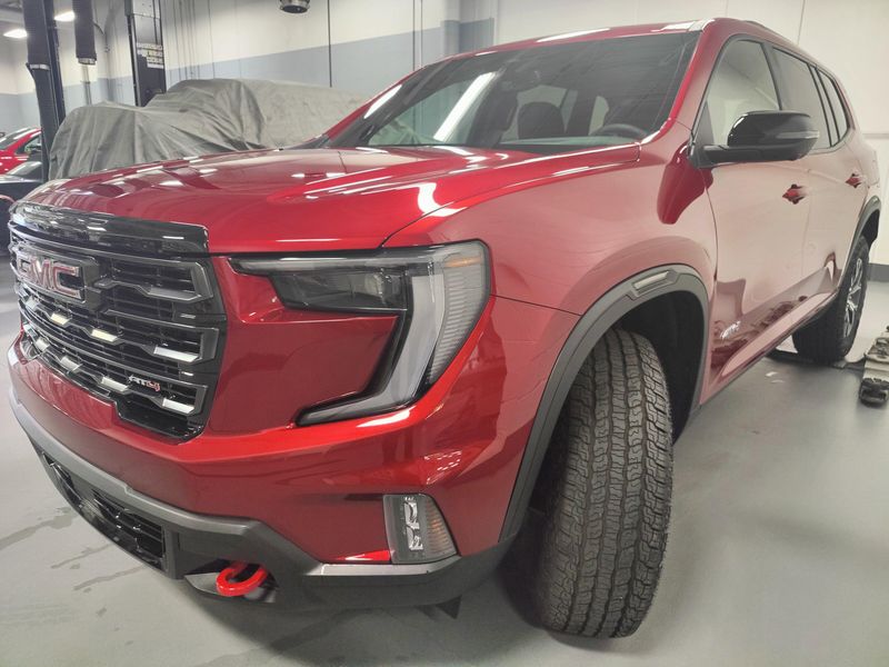 Used 2025 GMC Acadia AWD AT4Image 5