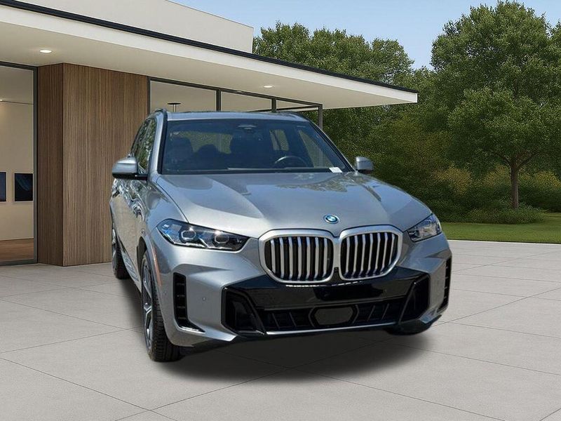 Used 2024 BMW X5 xDrive50eImage 5