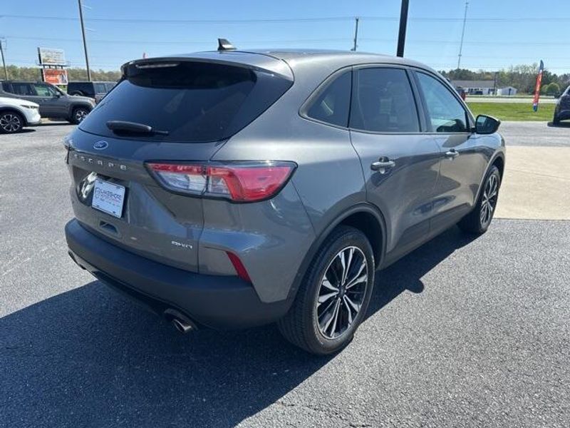2022 Ford Escape SEImage 7