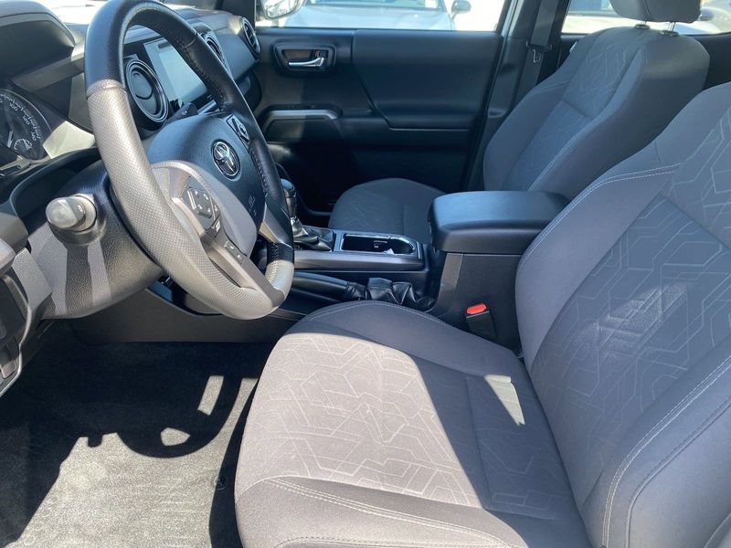 2019 Toyota Tacoma TRD Off-RoadImage 17