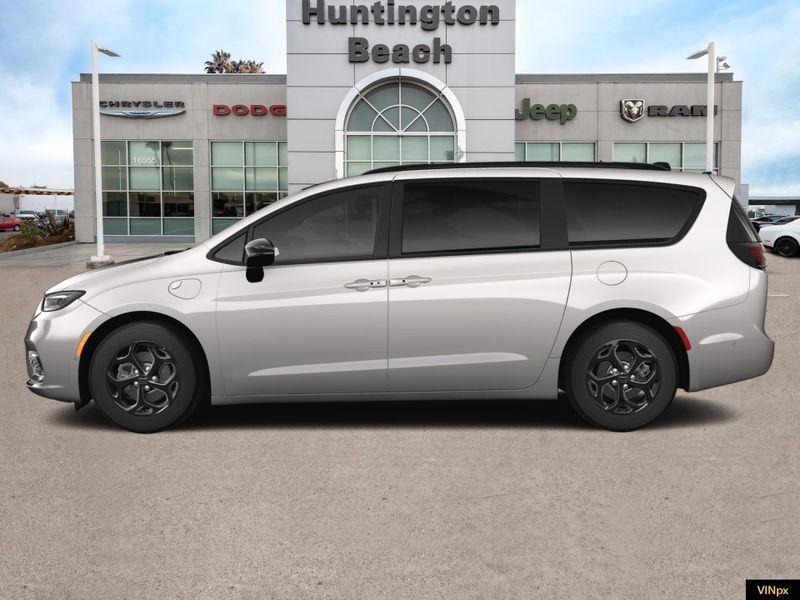 2025 Chrysler Pacifica Hybrid Select Premium SImage 3