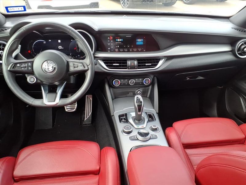 Used 2024 Alfa Romeo Stelvio VeloceImage 4