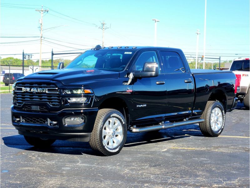 New 2027 RAM 2500 Big Horn Crew Cab 4x4 6'4' Box