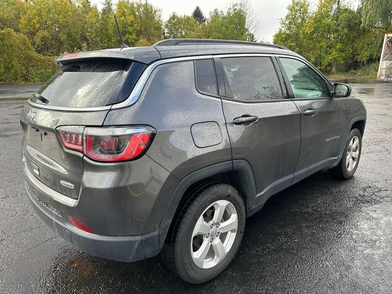 2018 Jeep Compass LatitudeImage 11