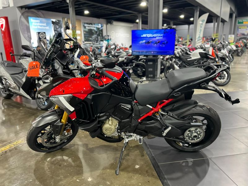 New 2026 Ducati MULTISTRADA V4 PIKES PEAK Image 5