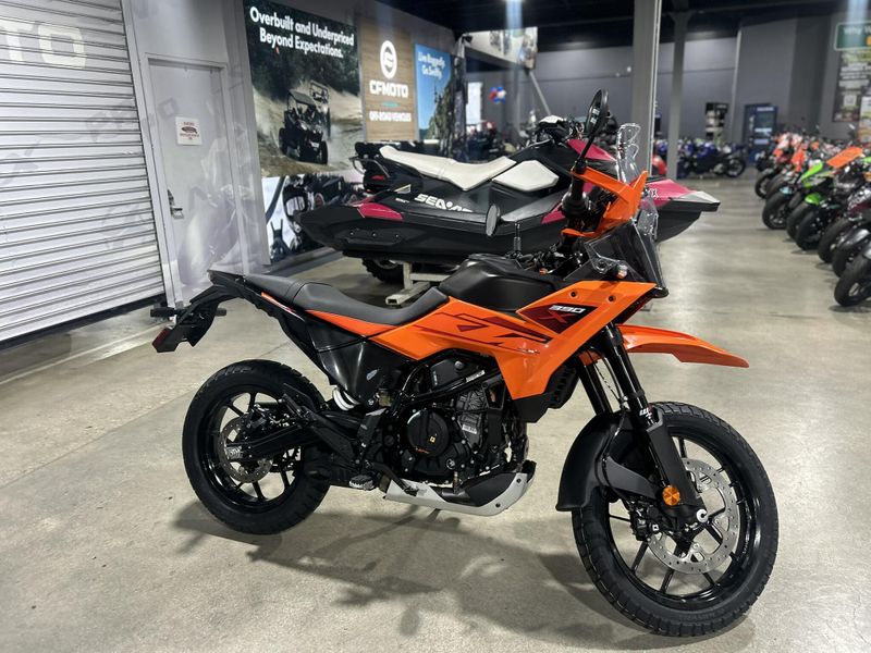 New 2025 KTM 390 ADVENTURE X Image 2