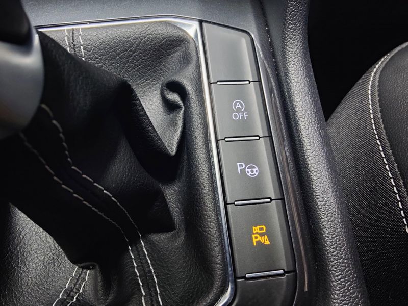 Used 2024 Volkswagen Tiguan AWD SEL R-Line w/Sunroof/NavImage 14