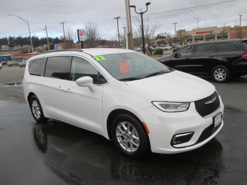 2022 Chrysler Pacifica Touring LImage 5