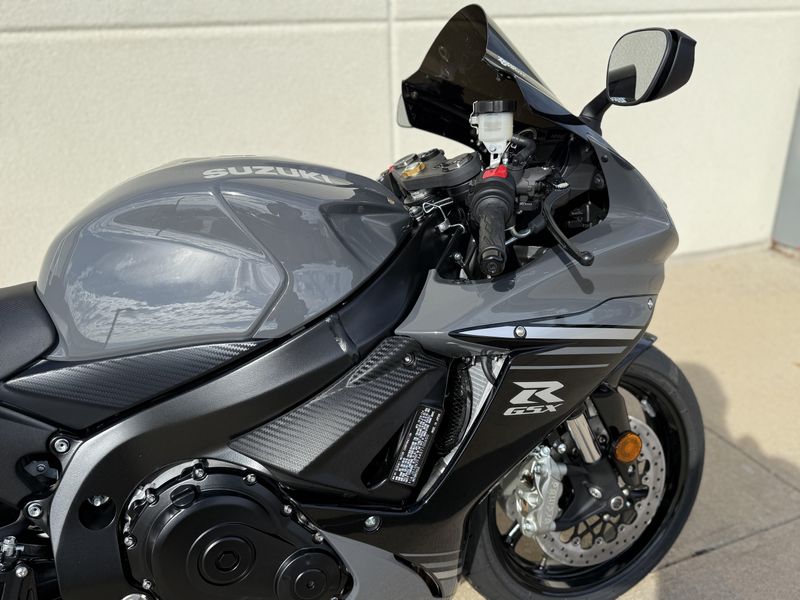 2025 Suzuki GSXR 600Image 11