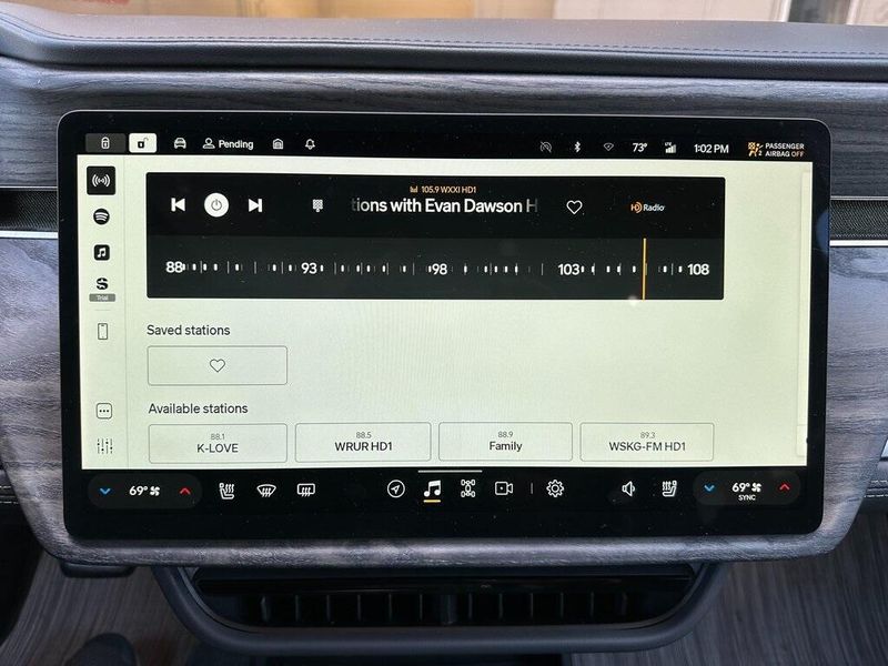 2022 Rivian R1T Adventure photo 3