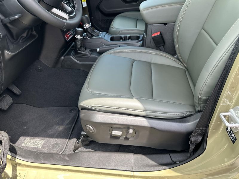 New 2025 Jeep Gladiator Mojave X 4x4Image 17