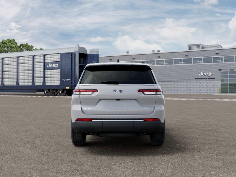 New 2026 Jeep Grand Cherokee L Limited 4x4Image 7
