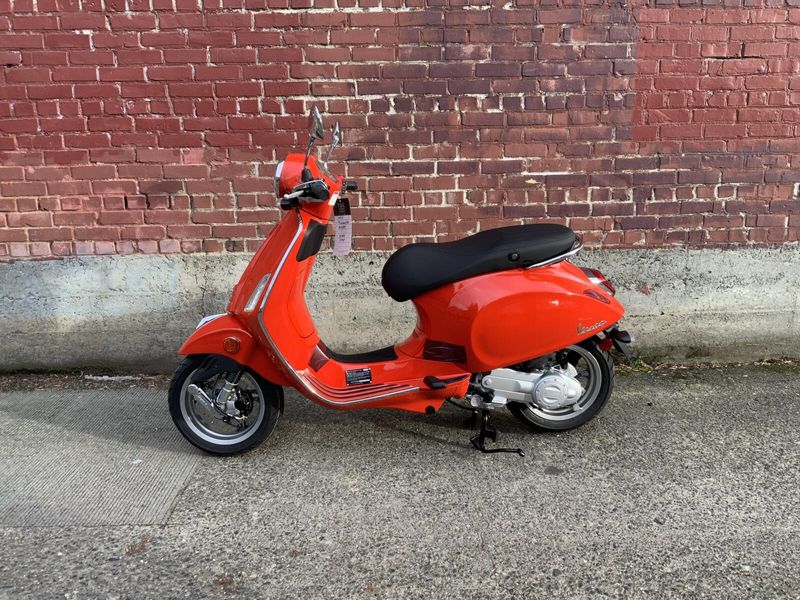 New 2024 Vespa PRIMAVERA 50 