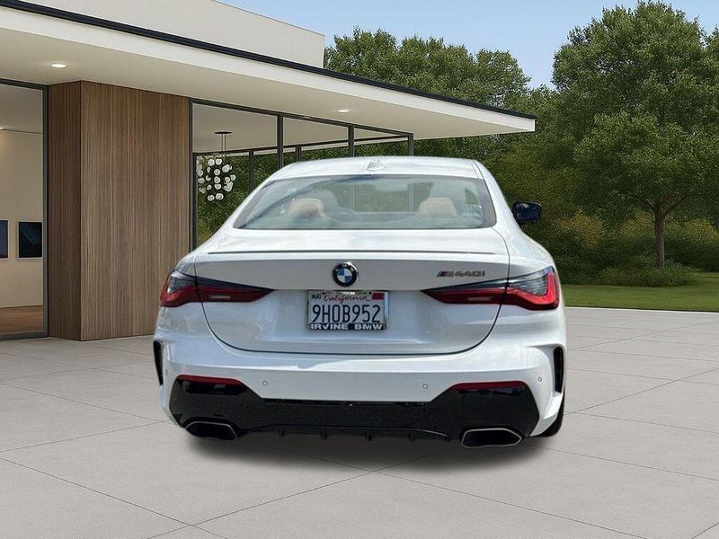Used 2024 BMW 4 Series M440iImage 9