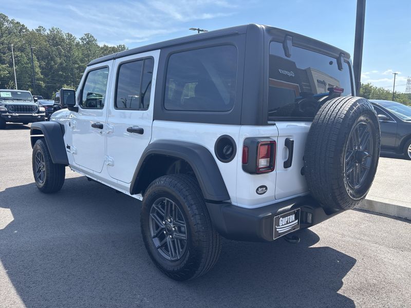 Used 2026 Jeep Wrangler Sport SImage 3
