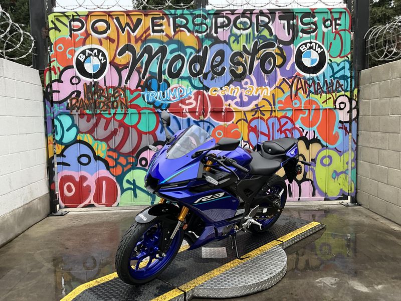 New 2026 Yamaha YZF-R3 ABS Image 1