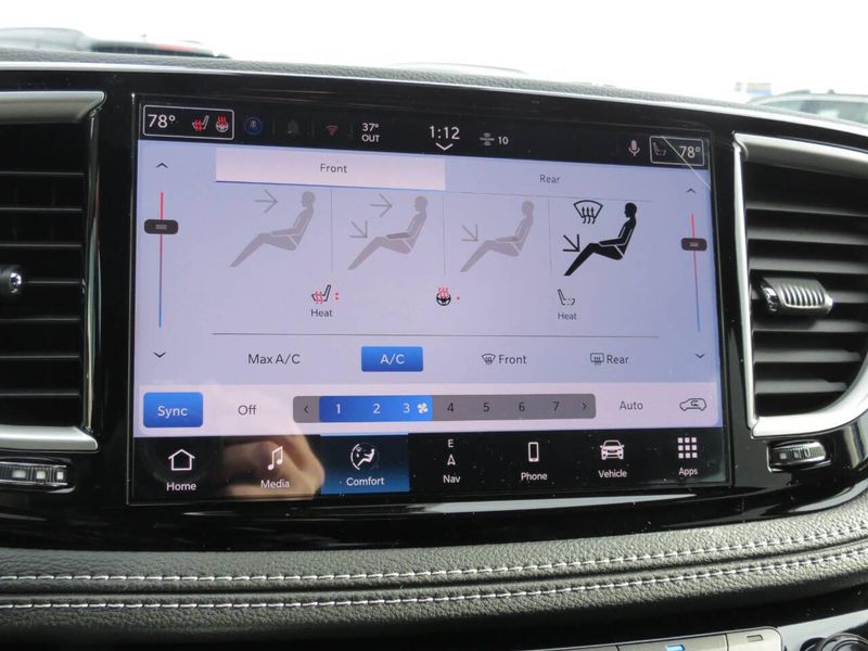 New 2026 Chrysler Pacifica Select AwdImage 13