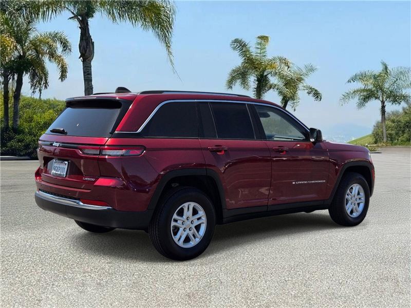 Used 2023 Jeep Grand Cherokee Laredo 4x2