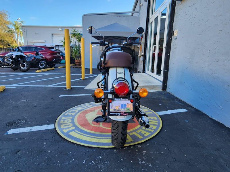 New 2024 Royal Enfield CLASSIC 350 Image 8