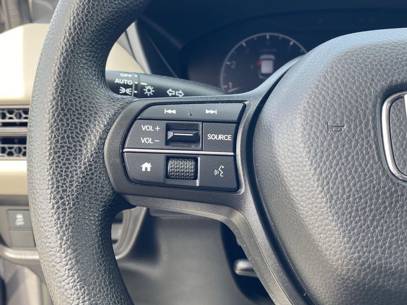 Used 2025 Honda HR-V LXImage 27