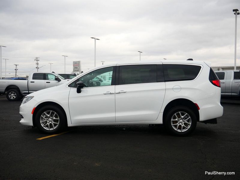 New 2026 Chrysler Voyager Lx