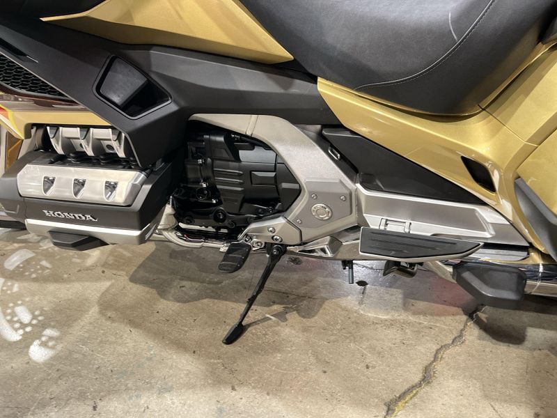 New 2025 Honda GOLDWING TOUR DCT Image 16