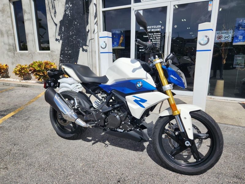 2021 BMW G 310 R  in a POLAR WHITE exterior color. BMW Motorcycles of Miami 786-845-0052 motorcyclesofmiami.com 